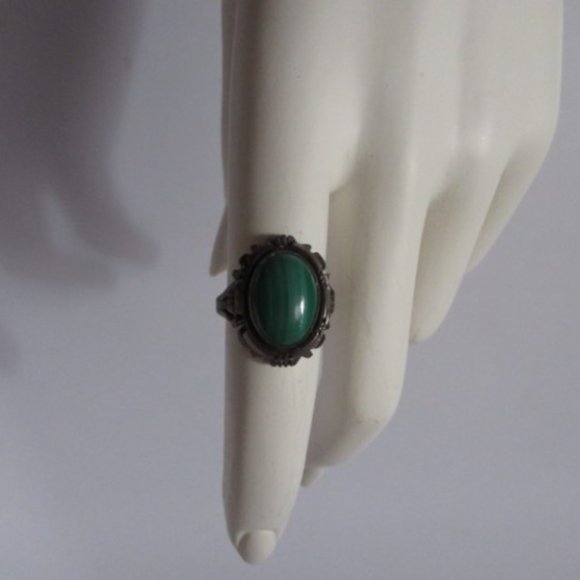 Vintage Native American Sterling Silver Green Malachite Ring 8 - Picture 6 of 12